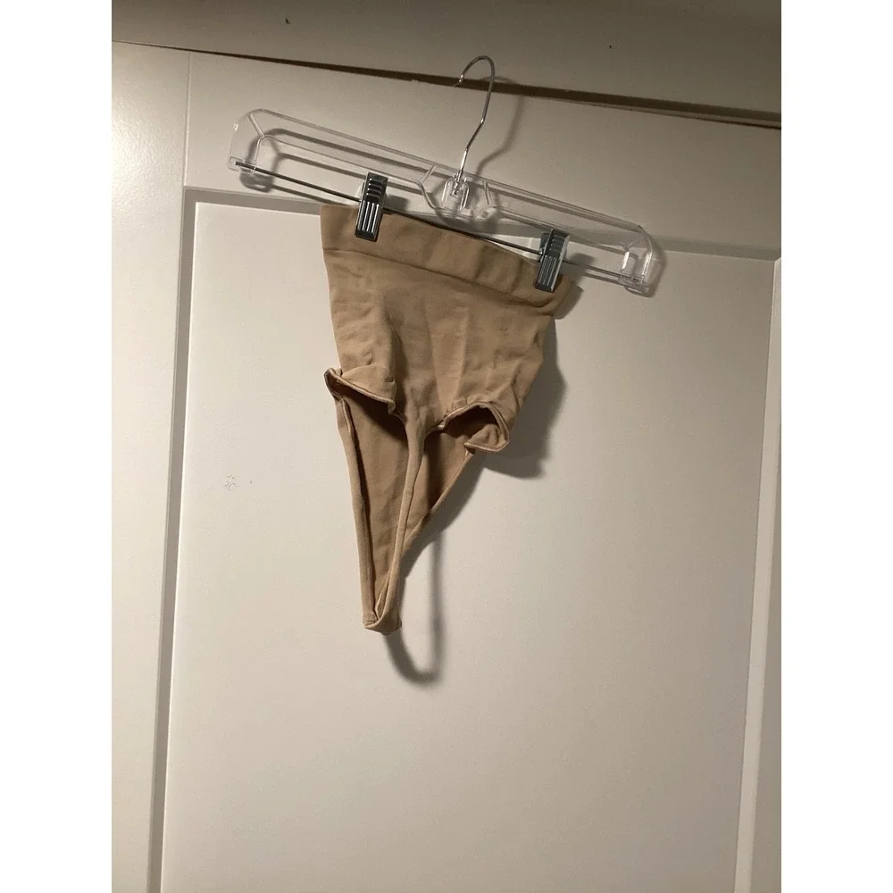 SKIMS Sculpting Thong Mid Waist Sand Beige Shapewear XS TP ECH